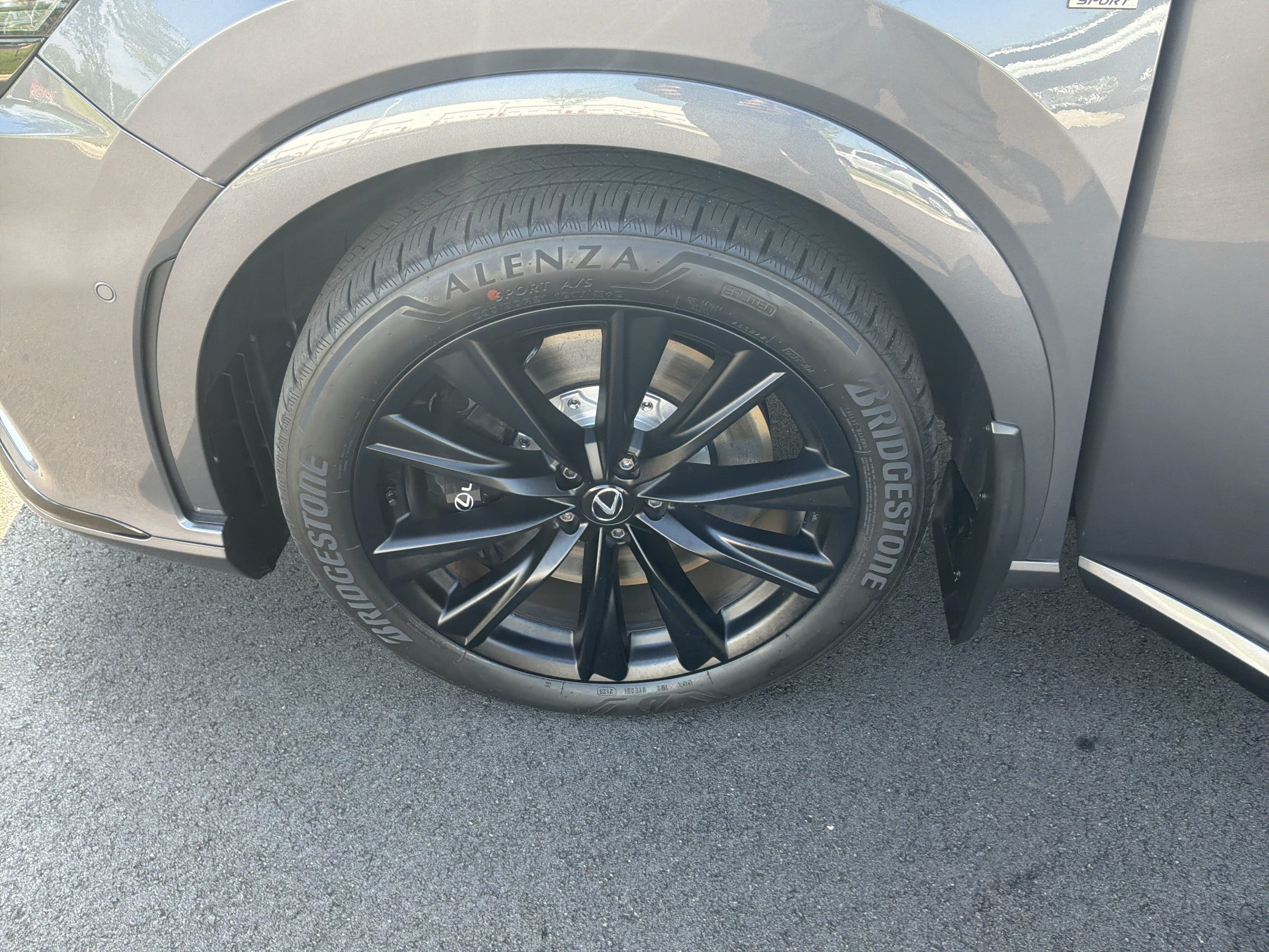 Used 2023 Lexus RX 500h F Sport AWD/4WD image 13