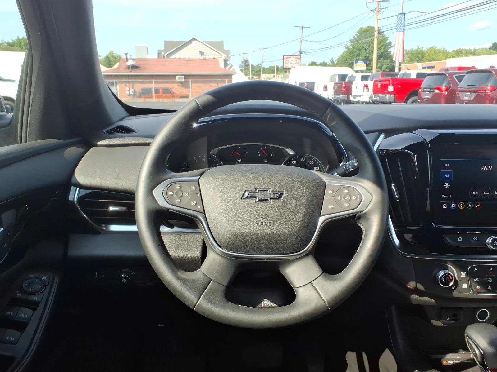 Used 2023 Chevrolet Traverse RS AWD/4WD image 18