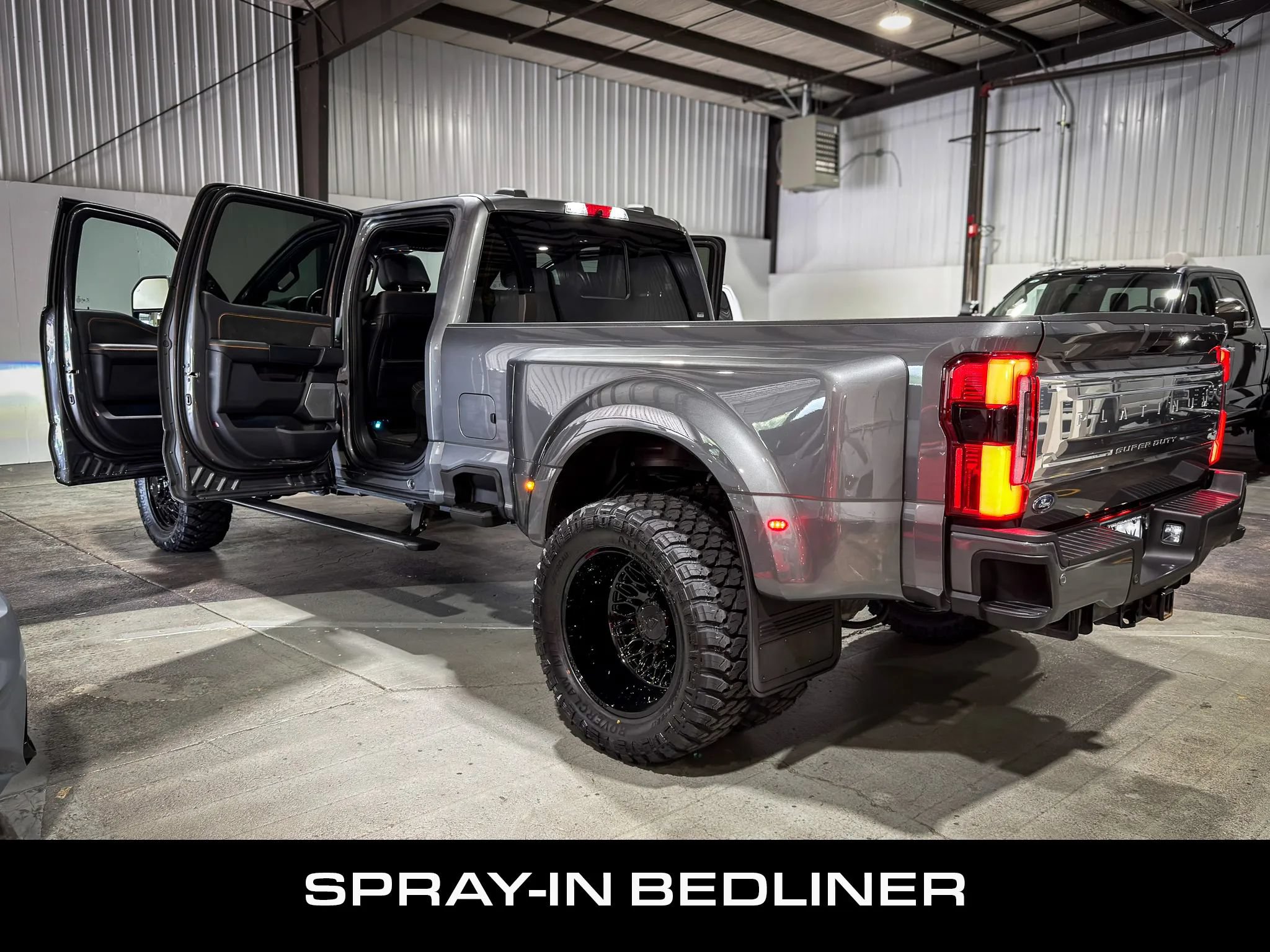 Used 2023 Ford F450 Platinum AWD/4WD image 19