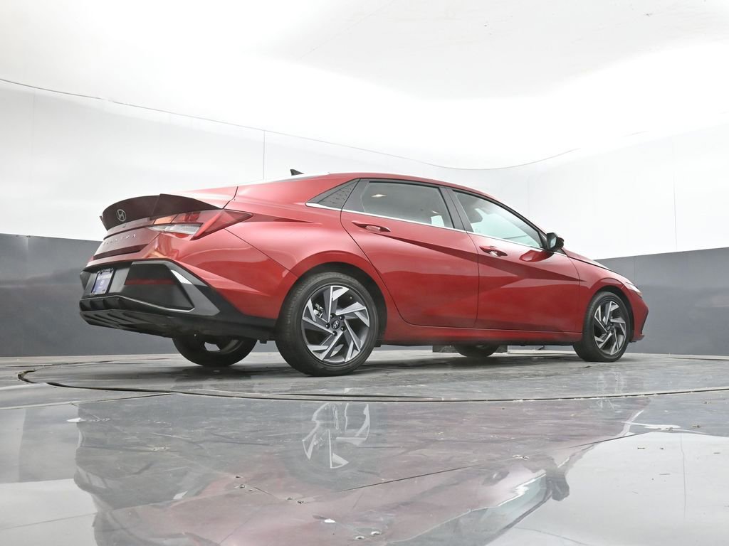Used 2025 Hyundai Elantra SEL image 44