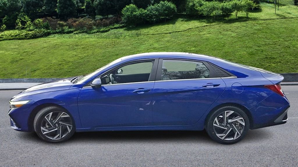 Used 2024 Hyundai Elantra Limited image 5