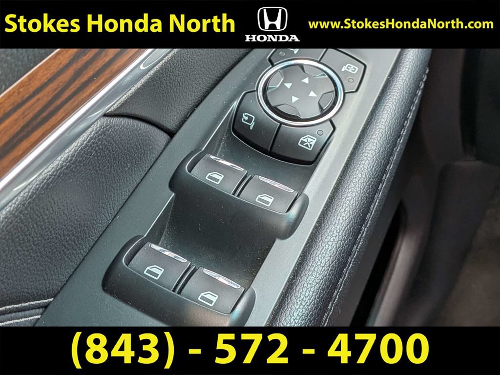 Used 2017 Ford Explorer Limited w/ Equipment Group 301A FWD image 27