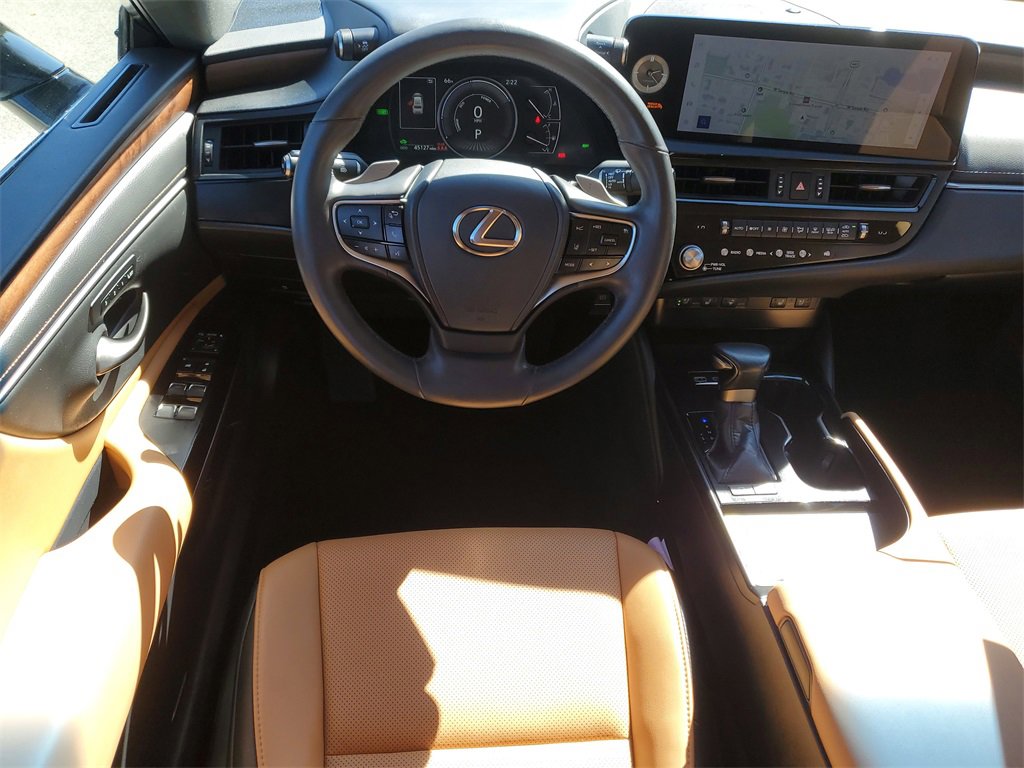 Used 2024 Lexus ES 300h w/ Premium Package image 15