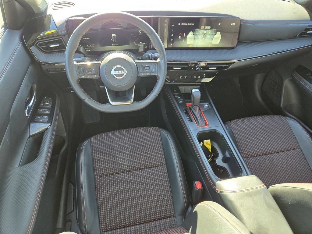 Certified 2025 Nissan Kicks SR FWD image 12