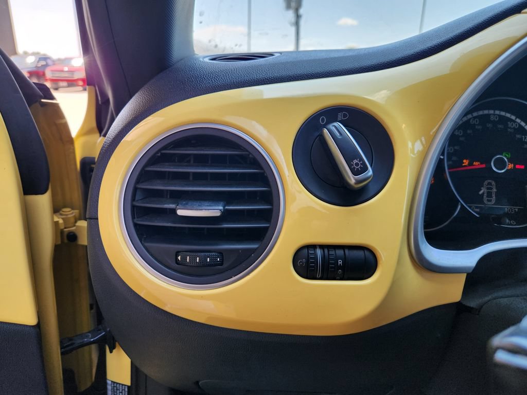 Used 2015 Volkswagen Beetle 1.8T FWD image 20