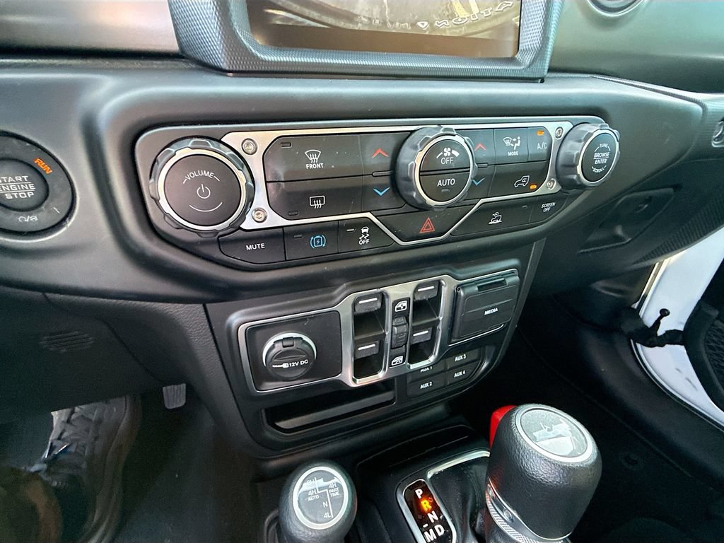 Used 2023 Jeep Wrangler Unlimited AWD/4WD image 15