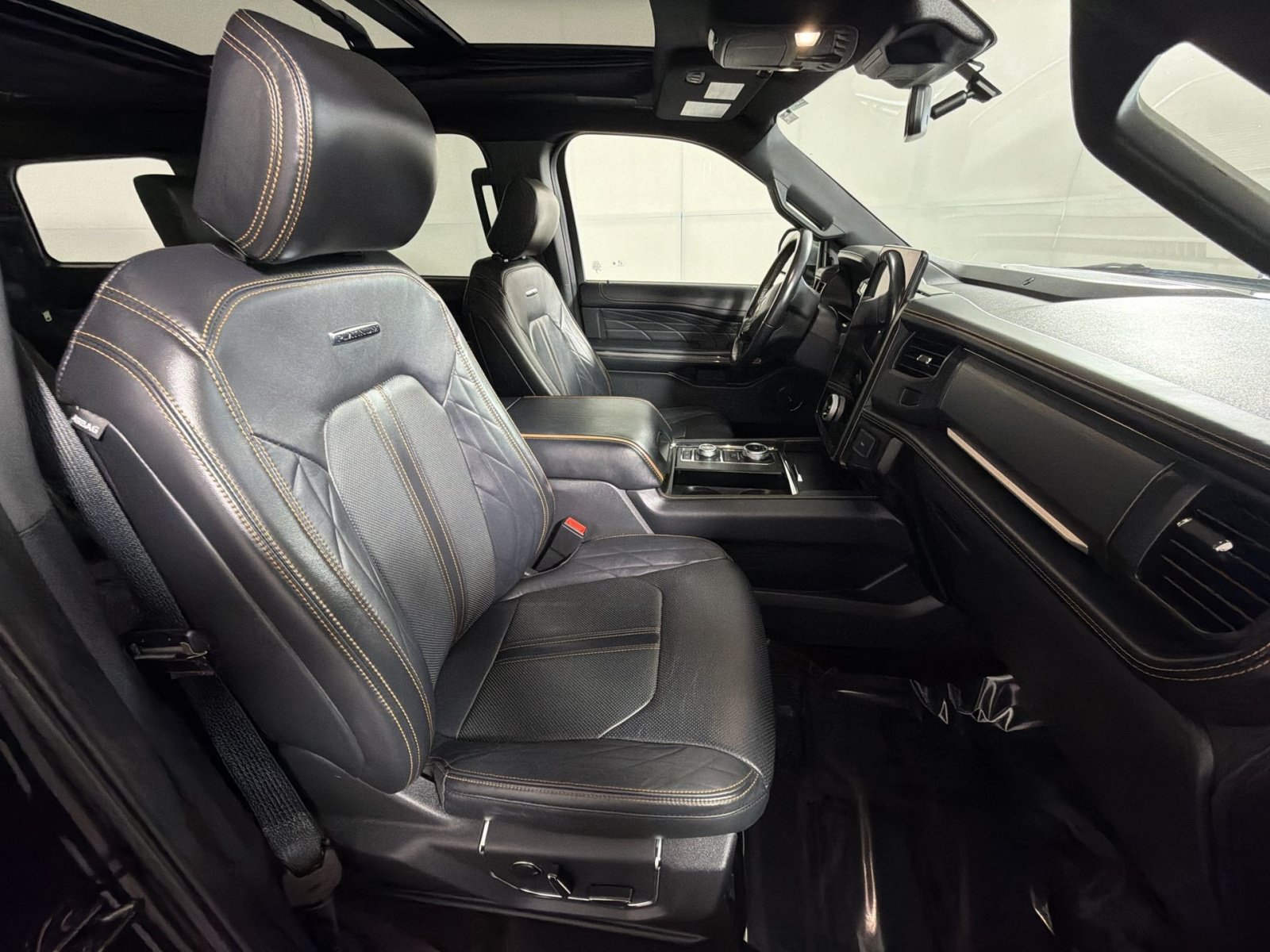 Used 2023 Ford Expedition Platinum AWD/4WD image 28