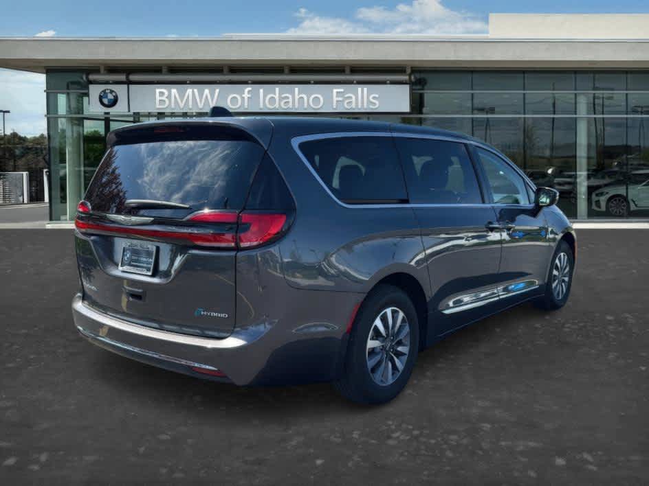 Used 2023 Chrysler Pacifica Limited FWD image 7