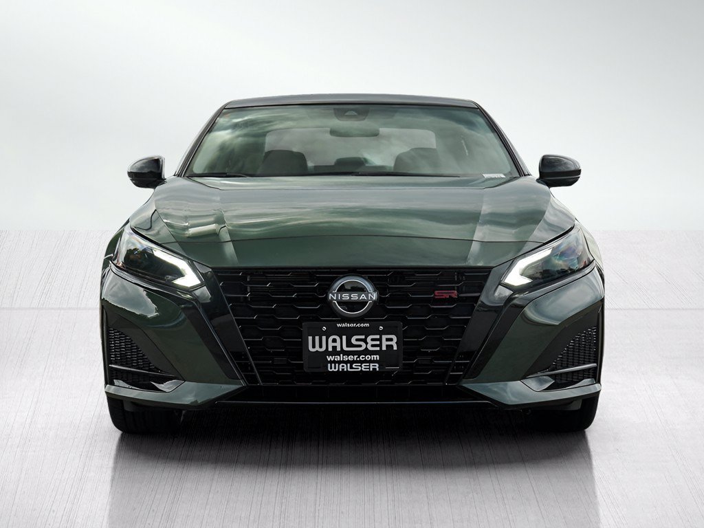 New 2026 Nissan Altima 2.5 SR w/ SR Premium Package AWD/4WD image 2