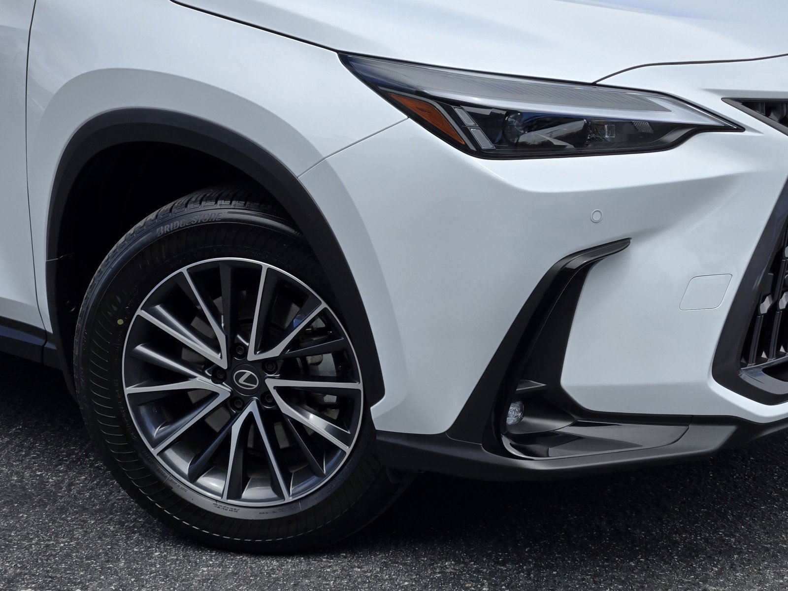 Certified 2026 Lexus NX 350h AWD w/ Accessory Package (2T) image 9
