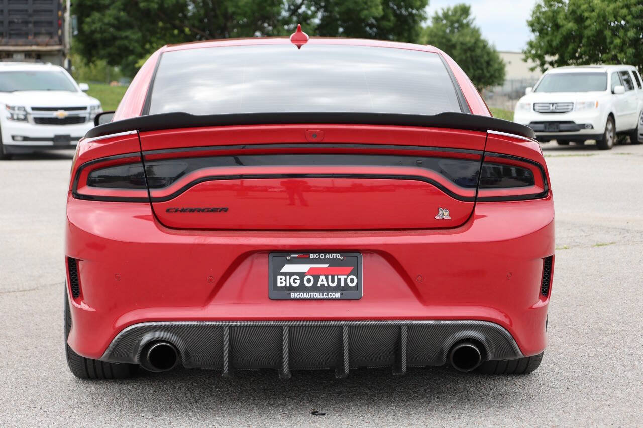 Used 2017 Dodge Charger R/T Scat Pack w/ Beats Audio Group RWD image 10