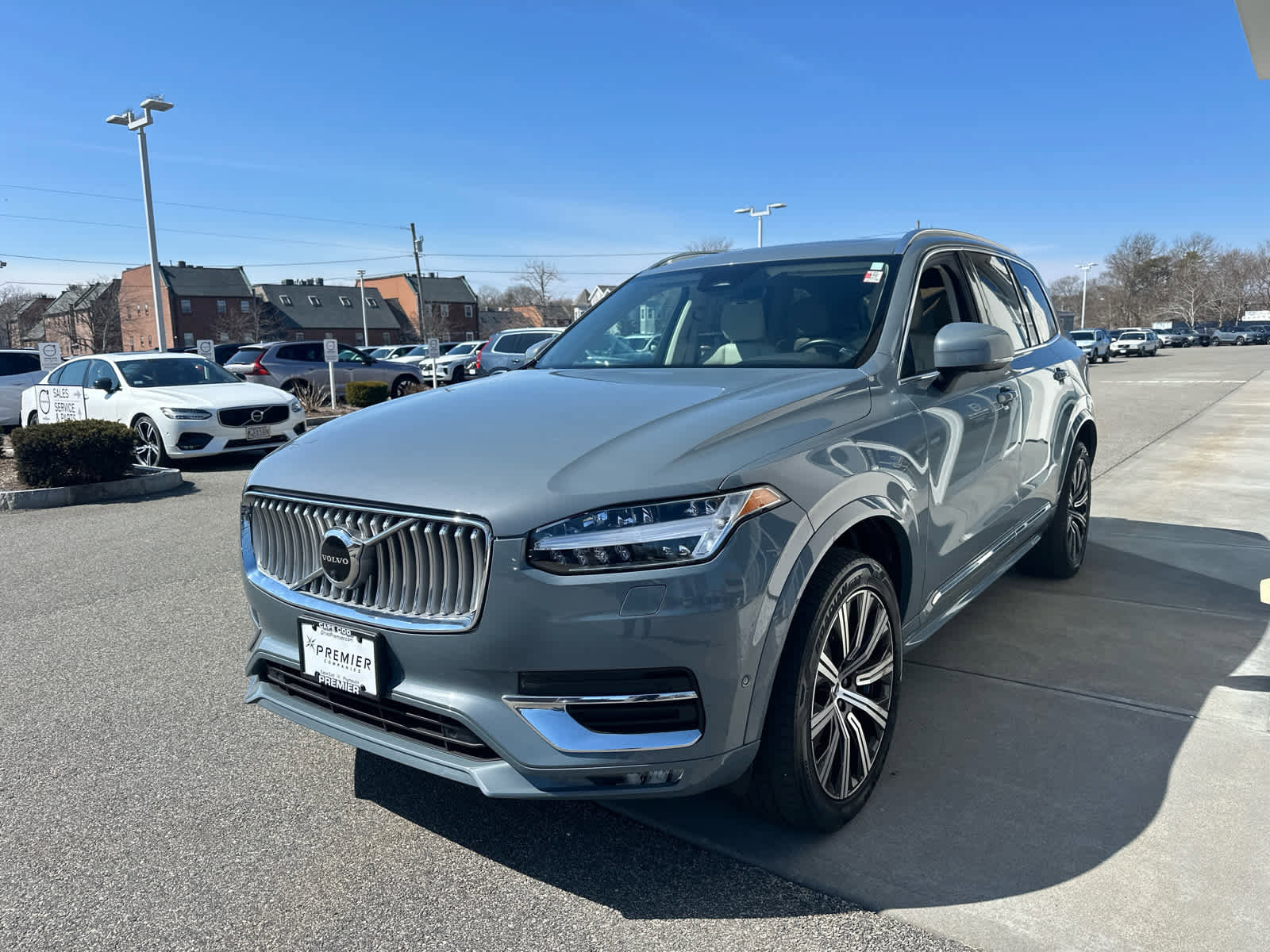 Used 2023 Volvo XC90 B6 Plus image 4