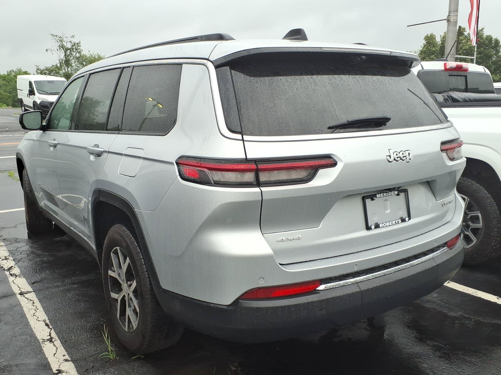 Used 2024 Jeep Grand Cherokee L Limited w/ Luxury Tech Group II AWD/4WD image 6