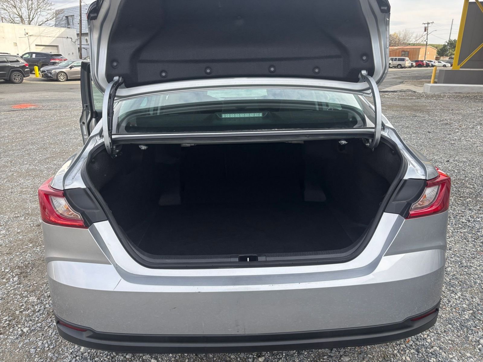 Used 2025 Toyota Camry LE image 27