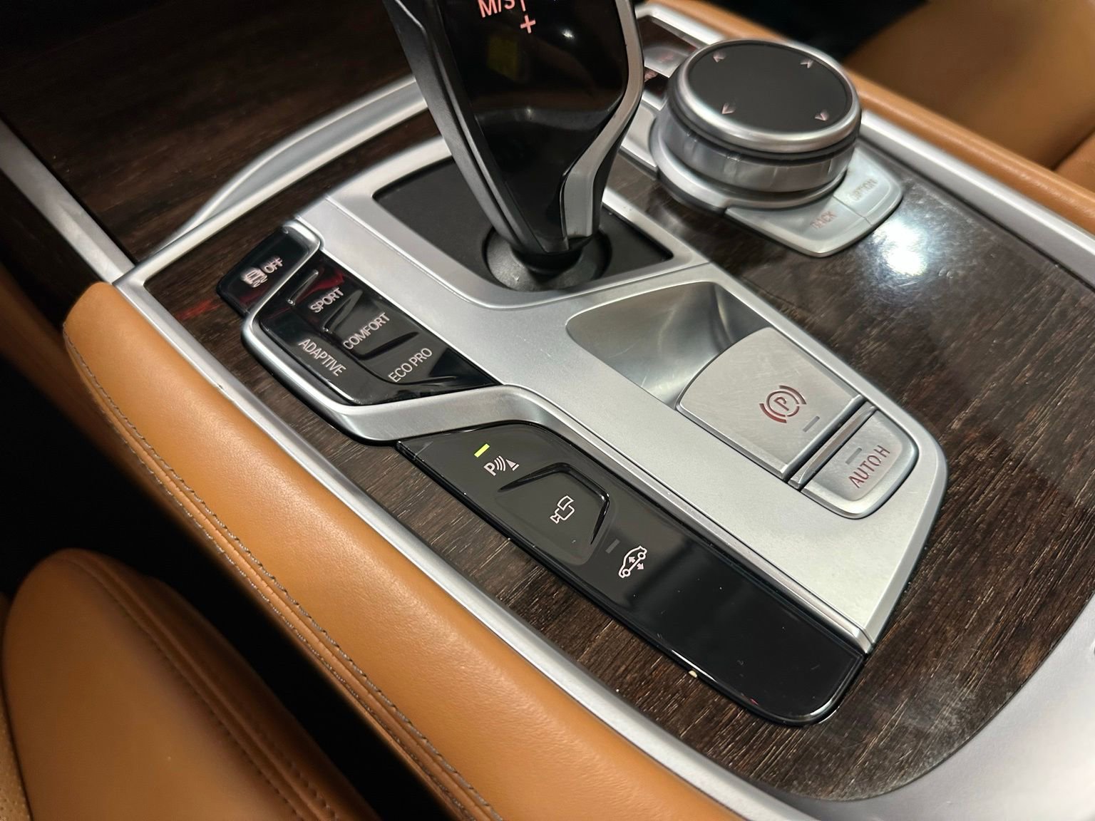 Used 2022 BMW 750i xDrive AWD/4WD image 32
