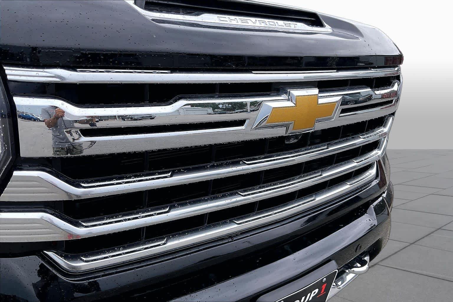 Used 2024 Chevrolet Silverado 2500 High Country w/ Technology Package AWD/4WD image 28