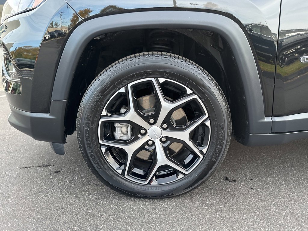Used 2024 Jeep Compass Limited image 12