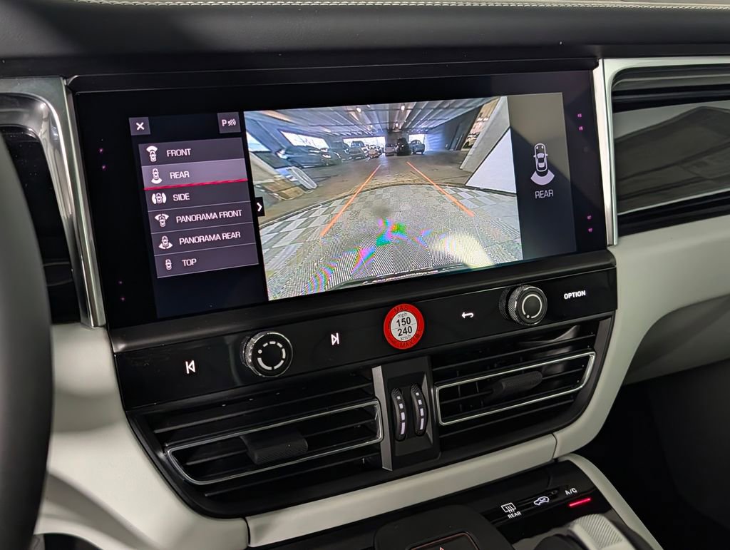 New 2026 Porsche Macan image 32
