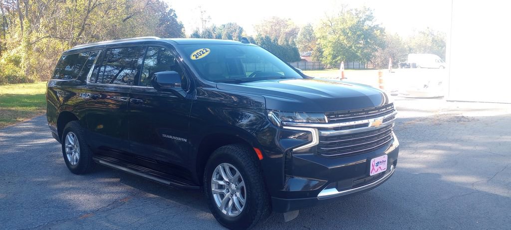 Used 2022 Chevrolet Suburban LT image 1