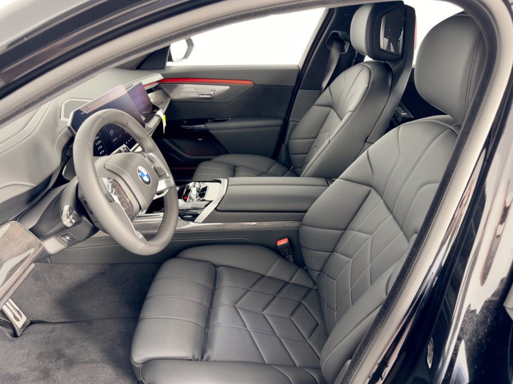 New 2027 BMW 740i w/ Executive Package RWD image 5