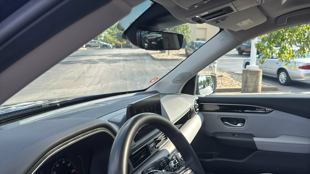 Certified 2025 Honda Pilot Touring image 23