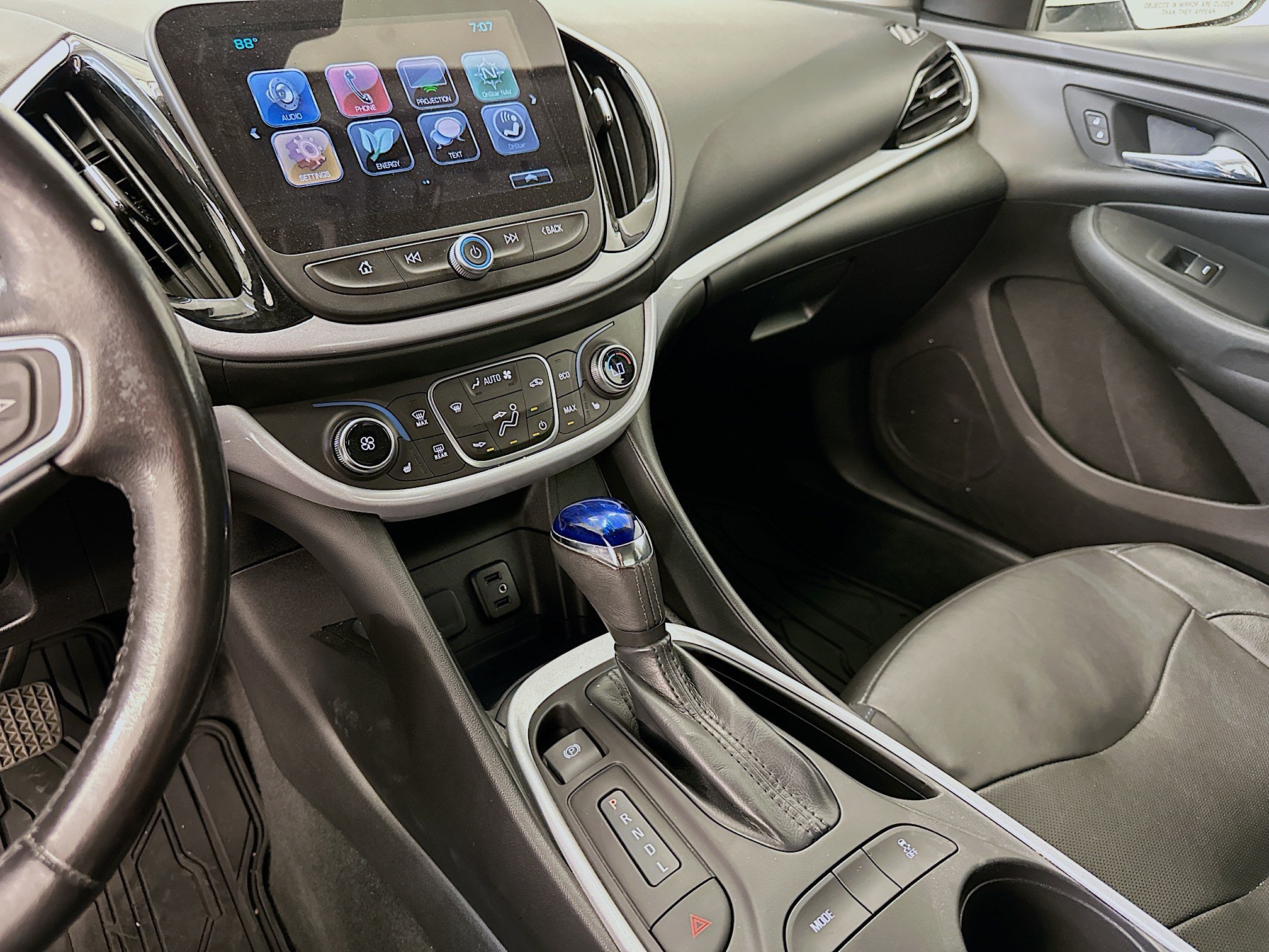 Used 2018 Chevrolet Volt LT w/ Comfort Package FWD image 26