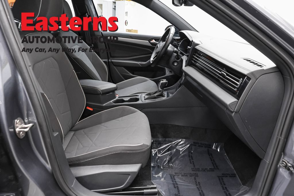 Used 2025 Volkswagen Jetta Sport FWD image 23