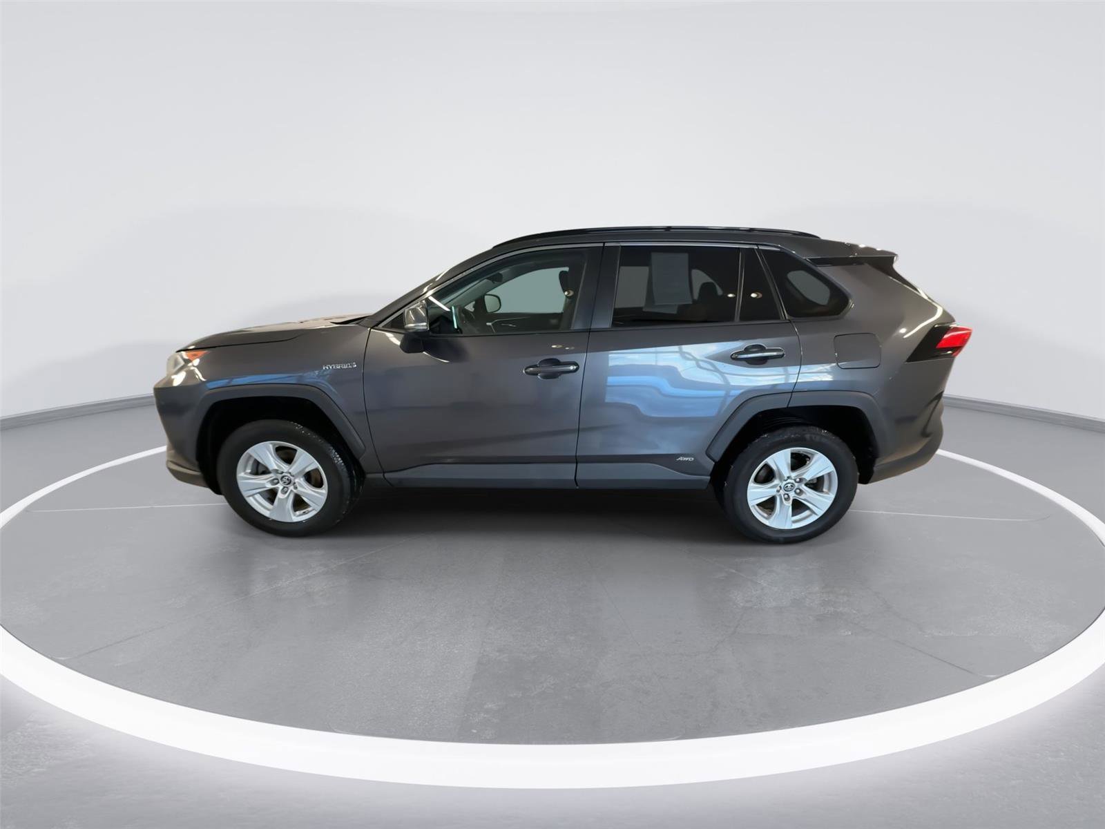 Used 2019 Toyota RAV4 XLE w/ Convenience Package image 5
