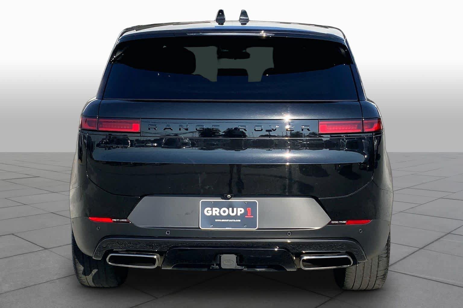 Used 2024 Land Rover Range Rover Sport SE AWD/4WD image 5
