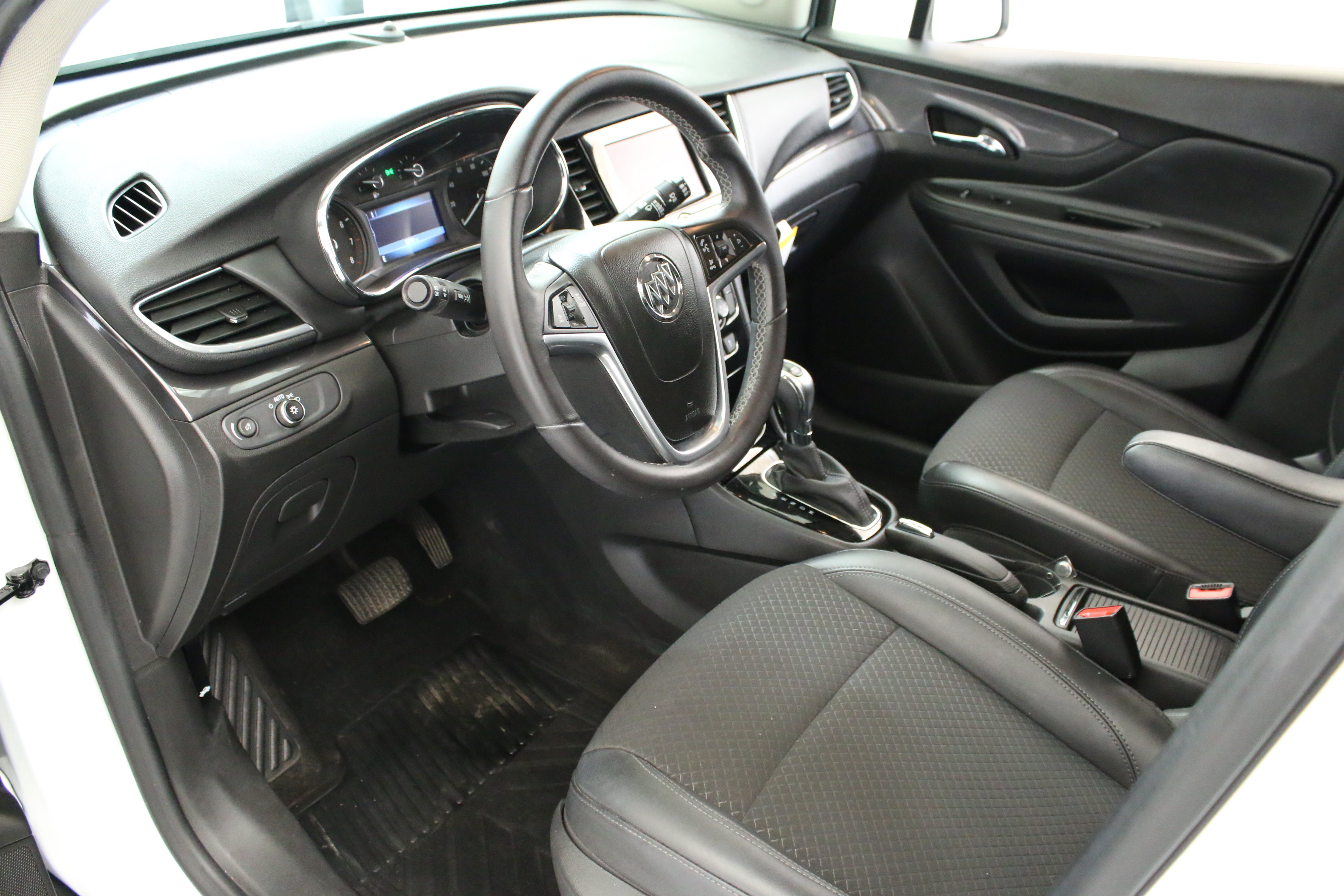 Certified 2022 Buick Encore Preferred w/ Safety Package AWD/4WD image 23