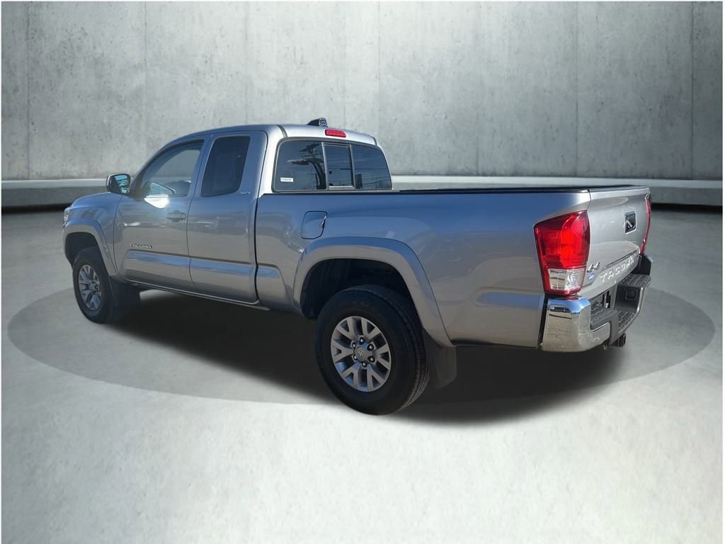 Used 2017 Toyota Tacoma SR5 image 3