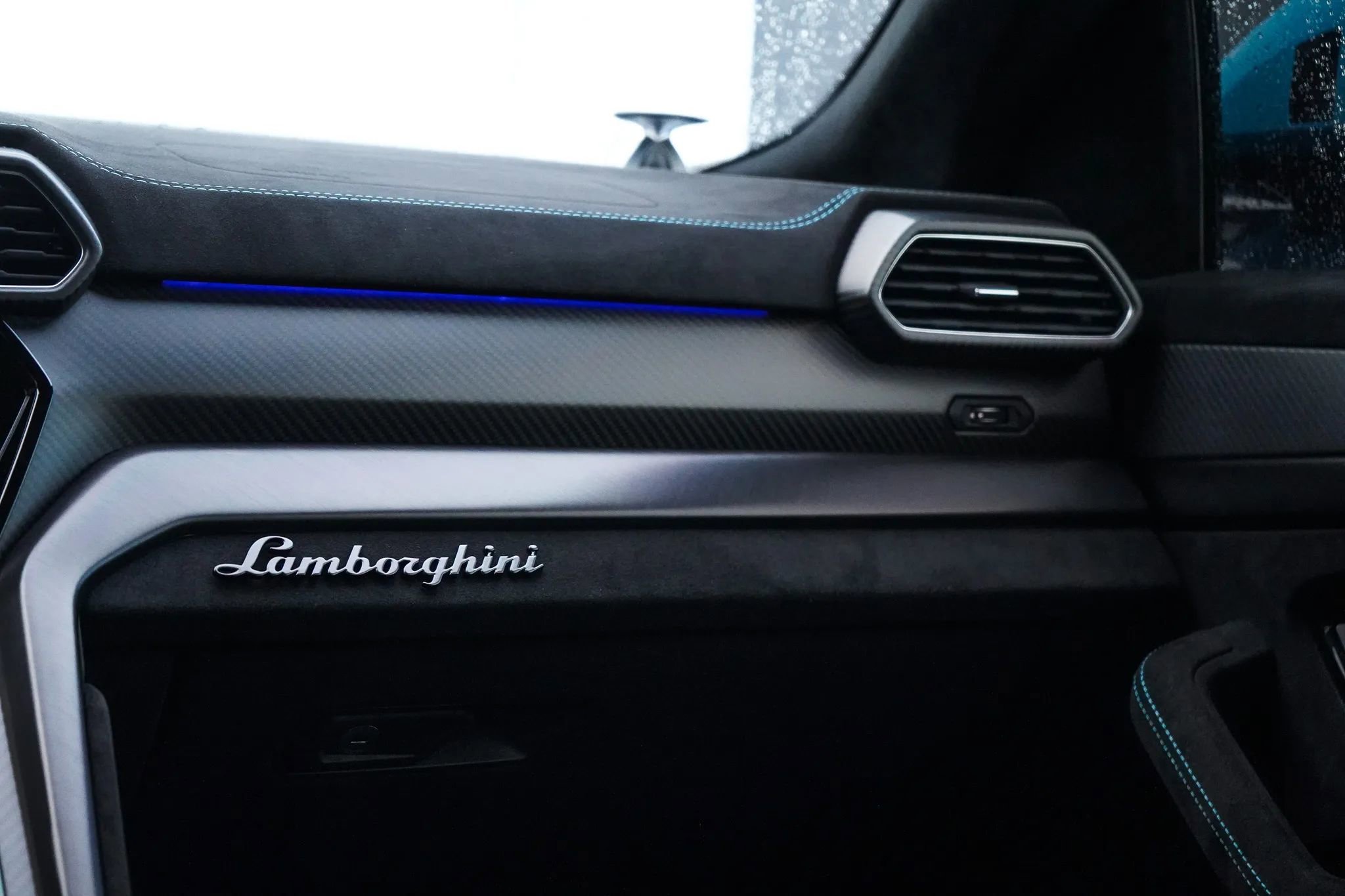Used 2024 Lamborghini Urus Performante AWD/4WD image 49