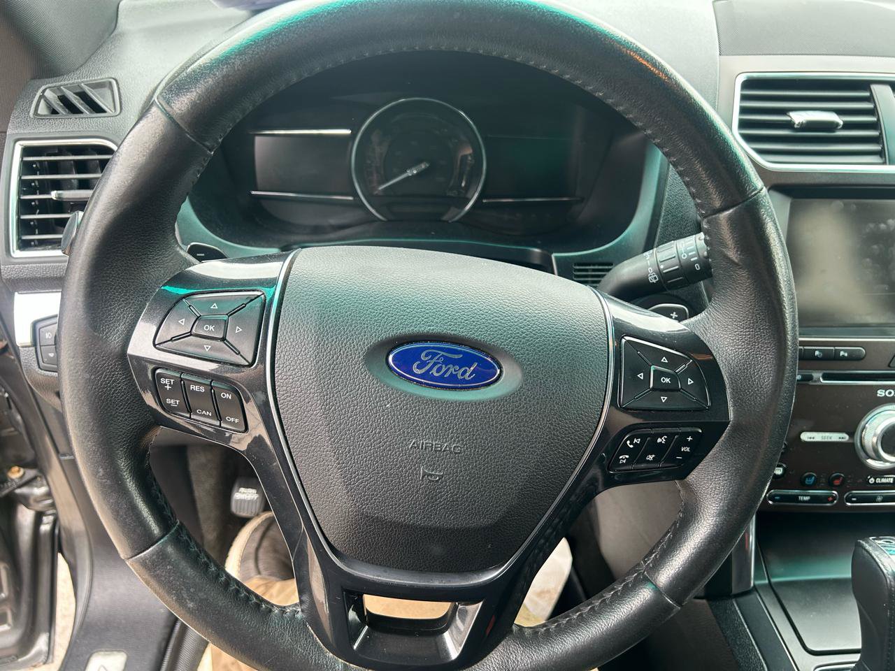 Used 2016 Ford Explorer Limited w/ Equipment Group 301A AWD/4WD image 19