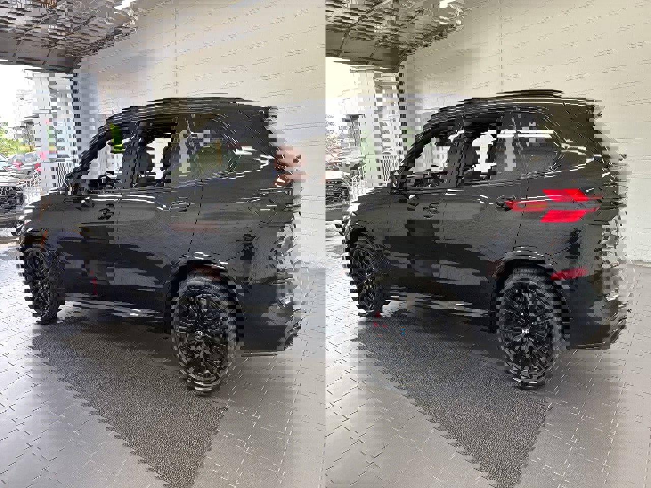 New 2026 BMW X5 M60i image 5