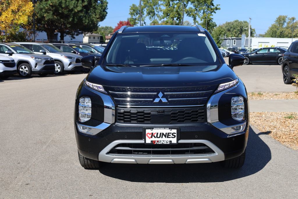 New 2025 Mitsubishi Outlander SEL image 3