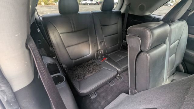 Used 2011 Kia Sorento SX image 24