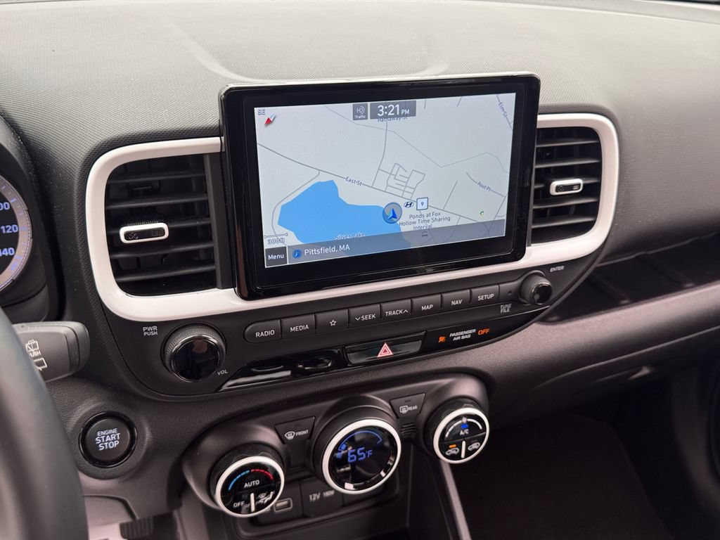 Certified 2022 Hyundai Venue Limited FWD image 26