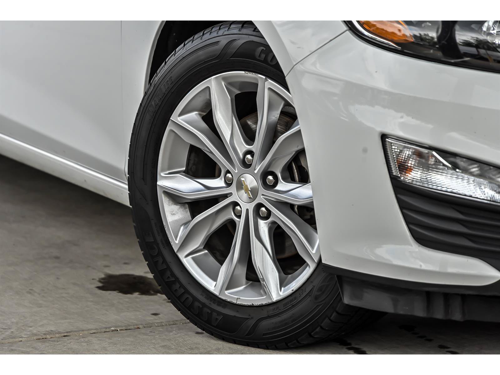 Used 2020 Chevrolet Malibu LT FWD image 3