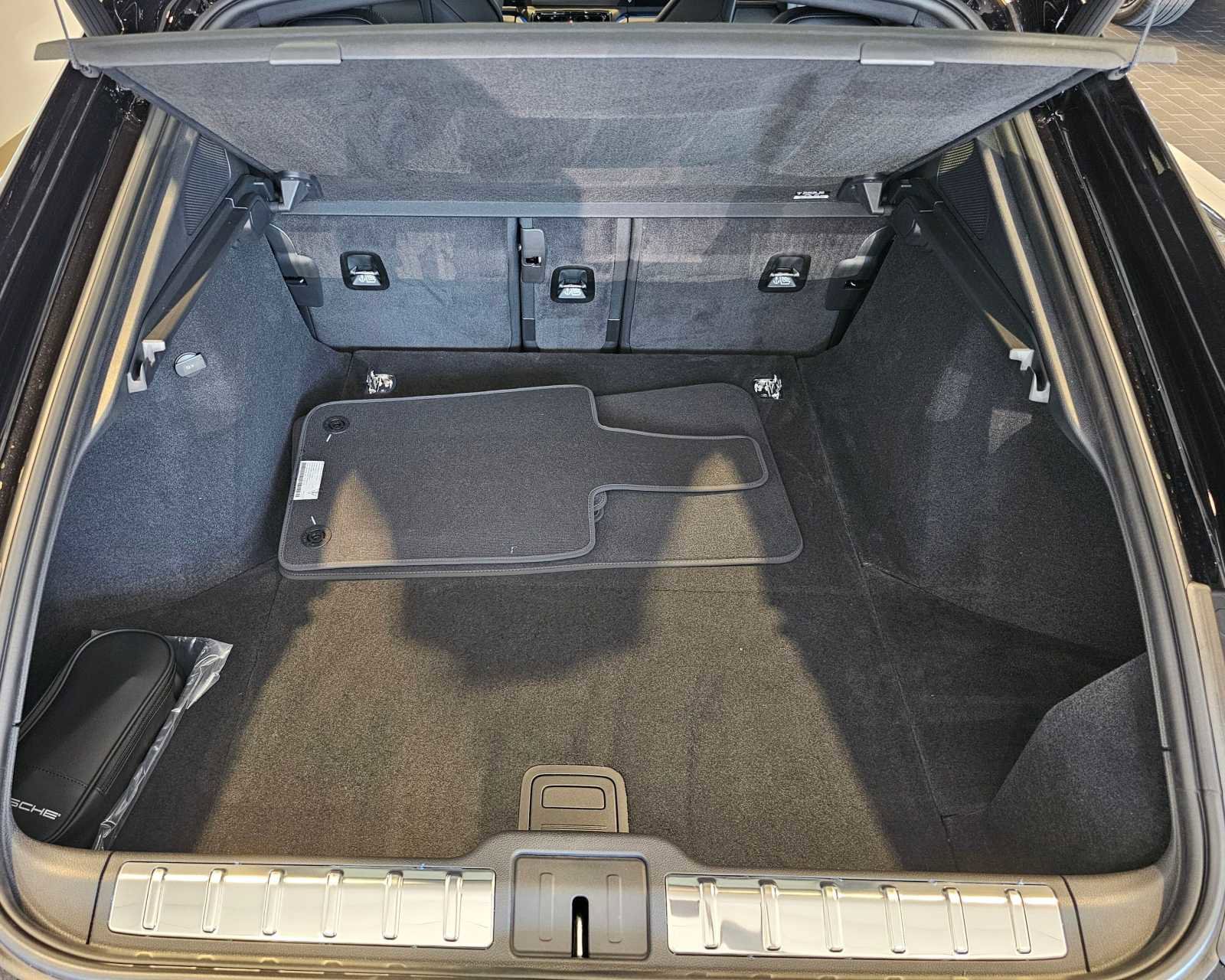 New 2024 Porsche Panamera 4 AWD/4WD image 15
