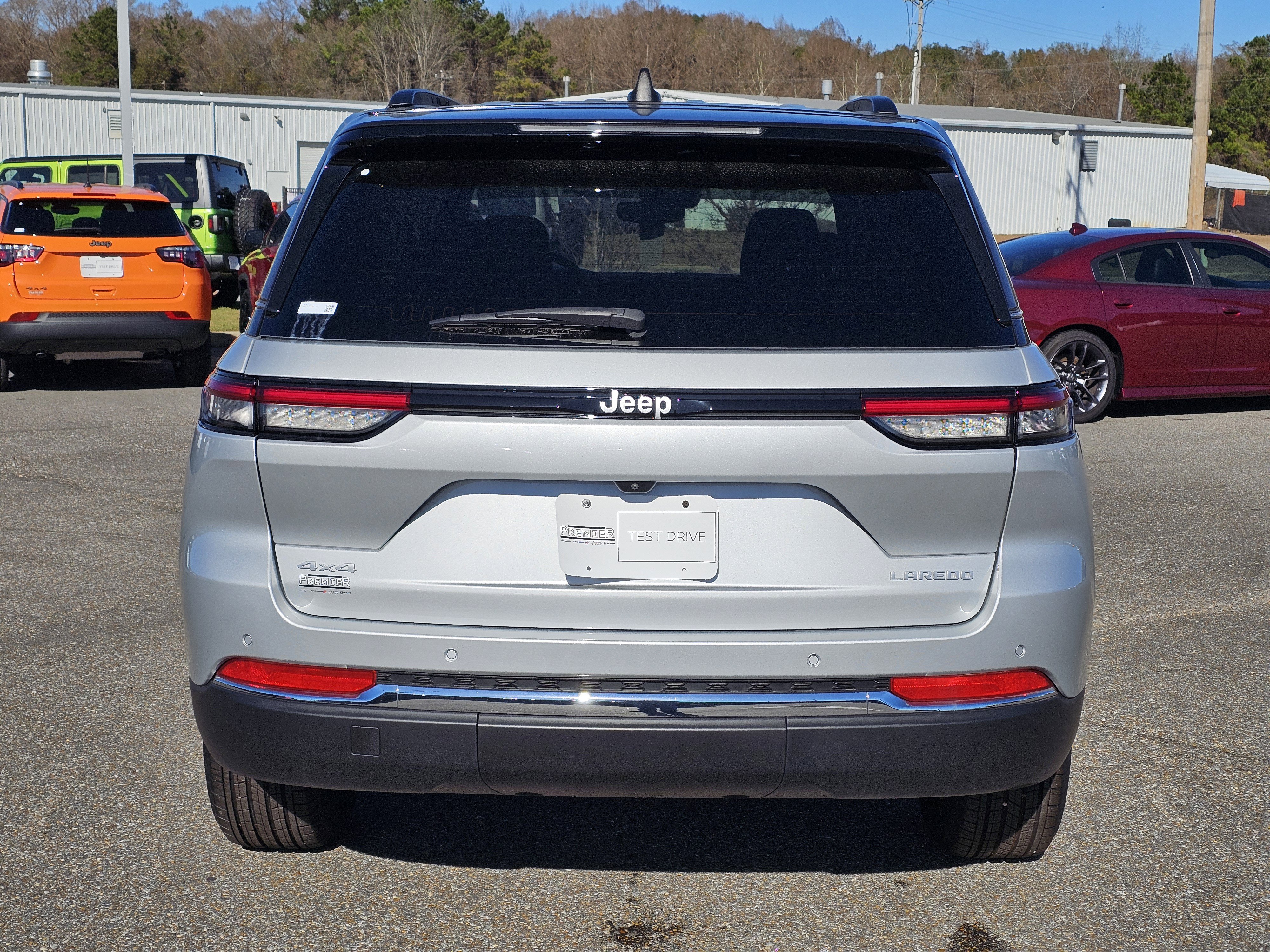 New 2024 Jeep Grand Cherokee Laredo X w/ Luxury Tech Group I image 11