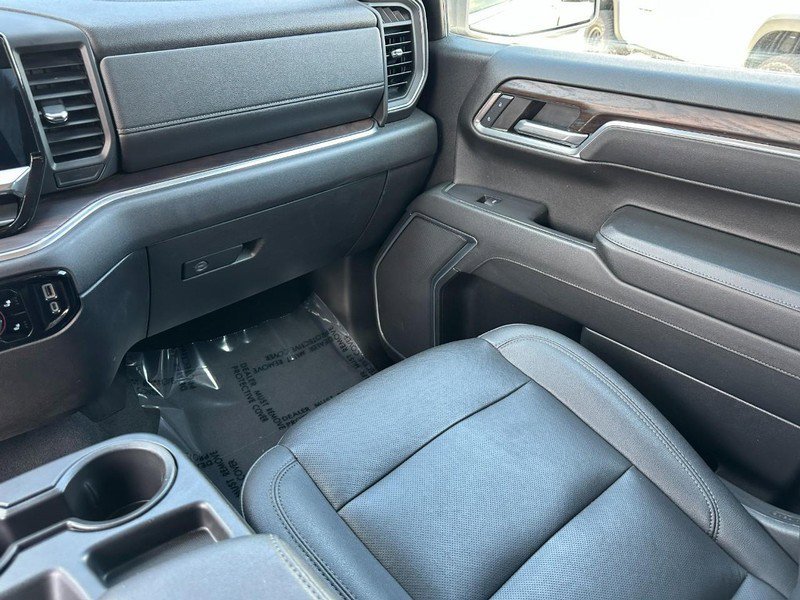 Used 2024 GMC Sierra 1500 SLT image 15
