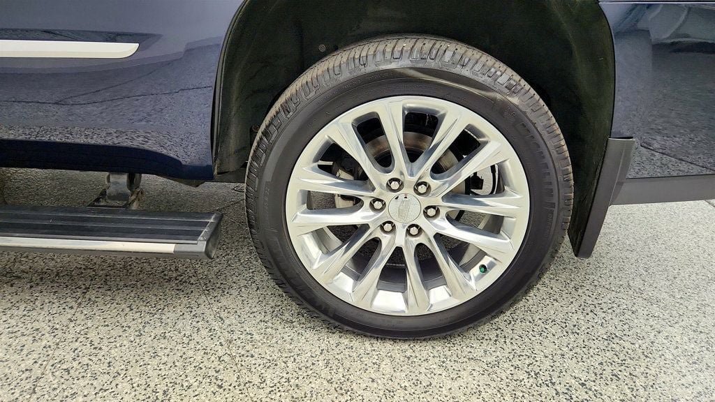 Used 2019 Cadillac Escalade Premium Luxury AWD/4WD image 9