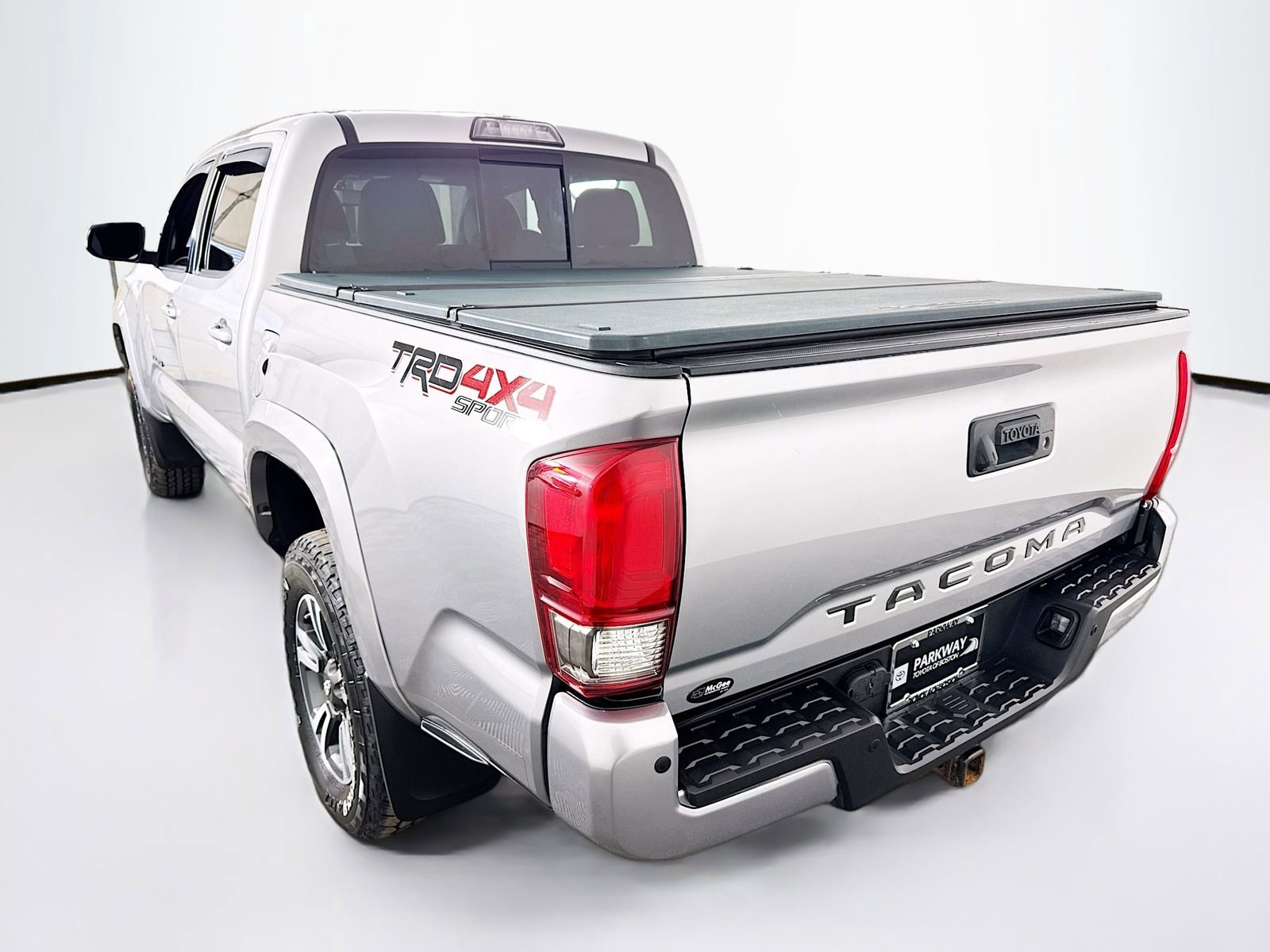 Used 2017 Toyota Tacoma TRD Sport w/ Premium & Technology Package image 5