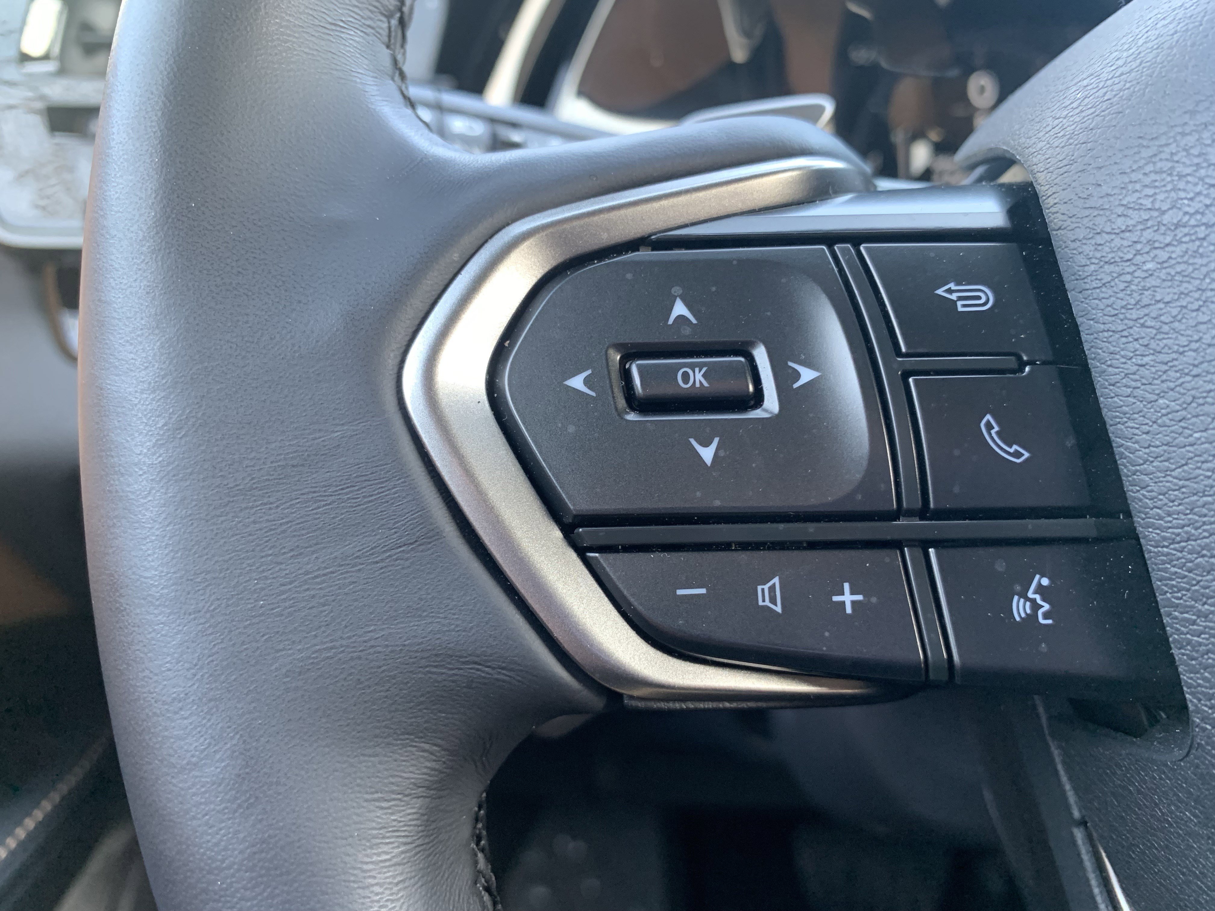 Used 2025 Lexus RX 350 Premium w/ Accessory Package (Z1) image 19