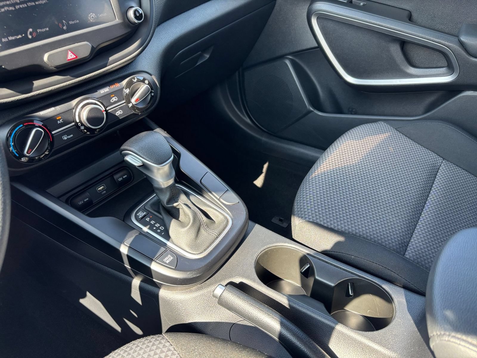 Used 2025 Kia Soul LX w/ LX Technology Package FWD image 38