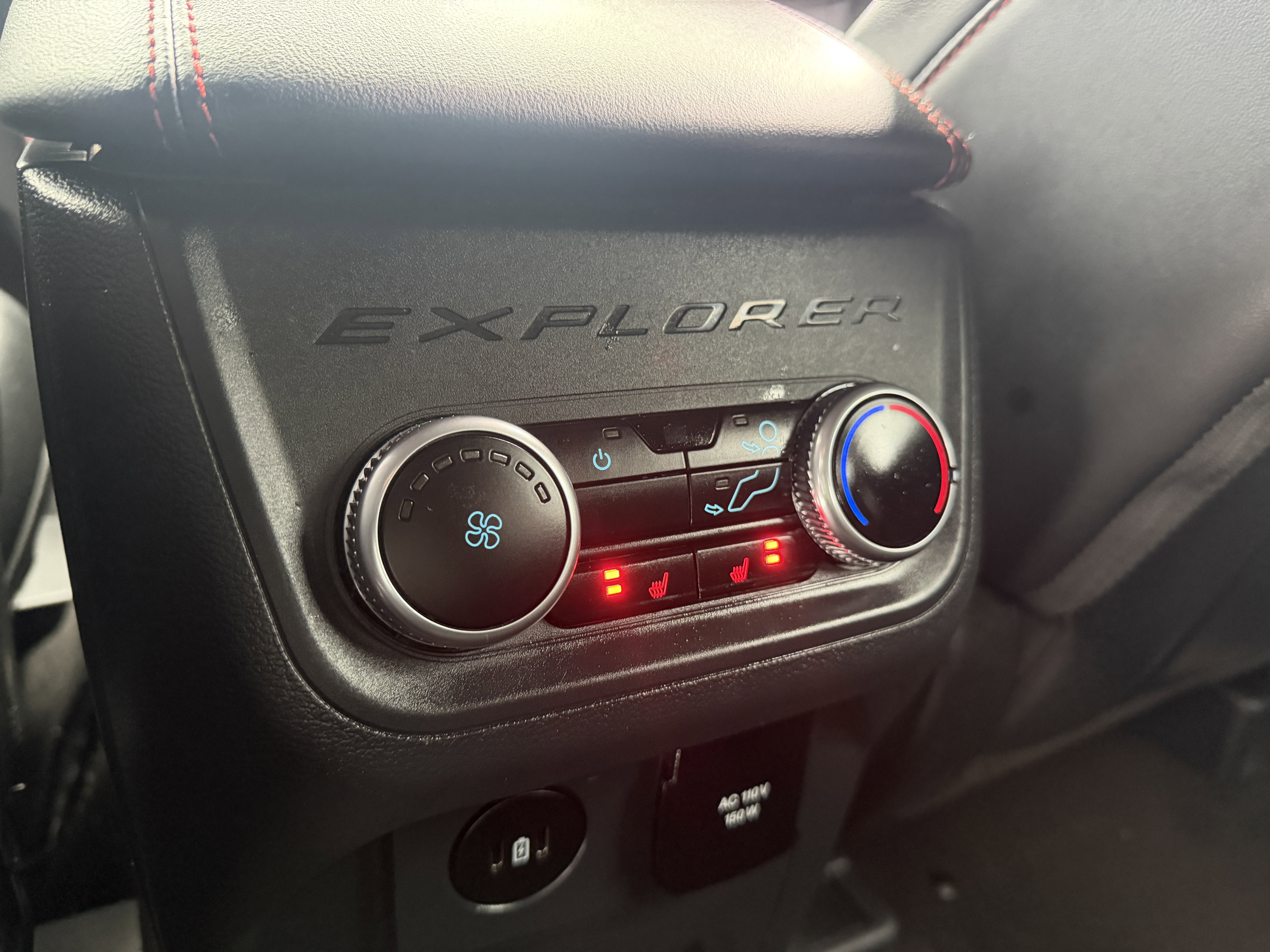 Used 2025 Ford Explorer ST image 30