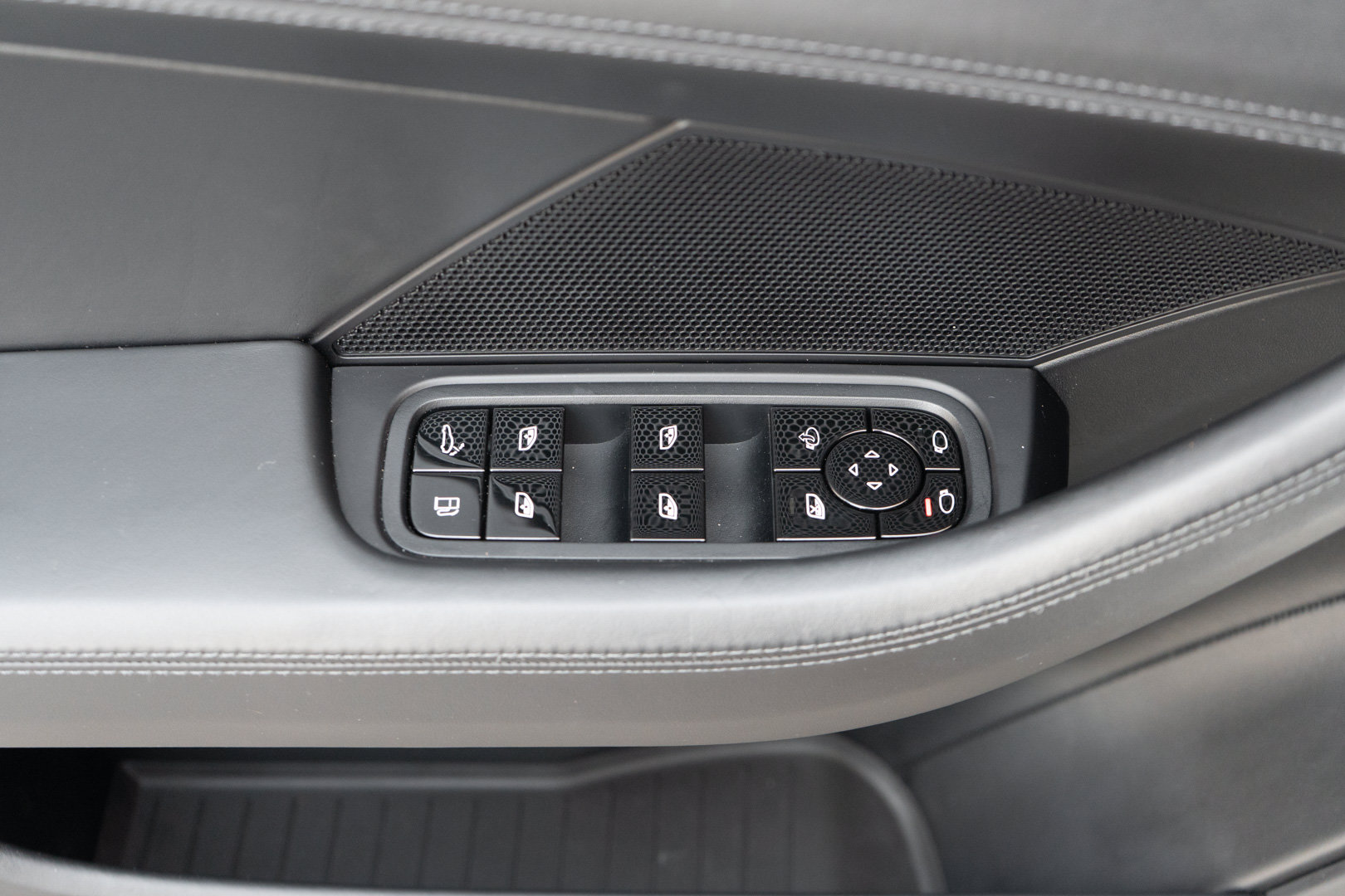 Used 2018 Porsche Panamera Turbo S AWD/4WD image 12