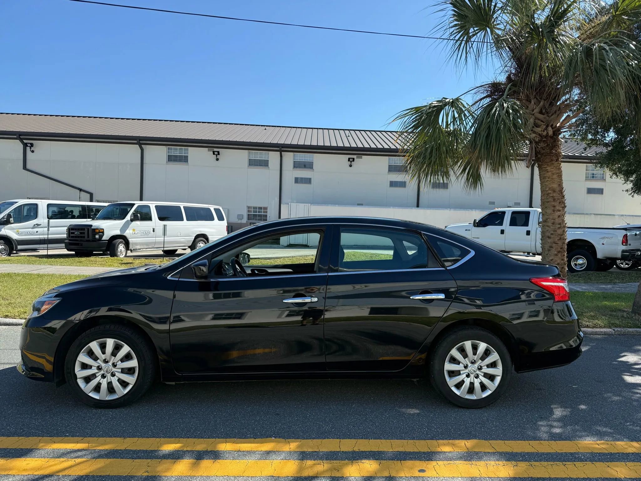 Used 2019 Nissan Sentra S image 4
