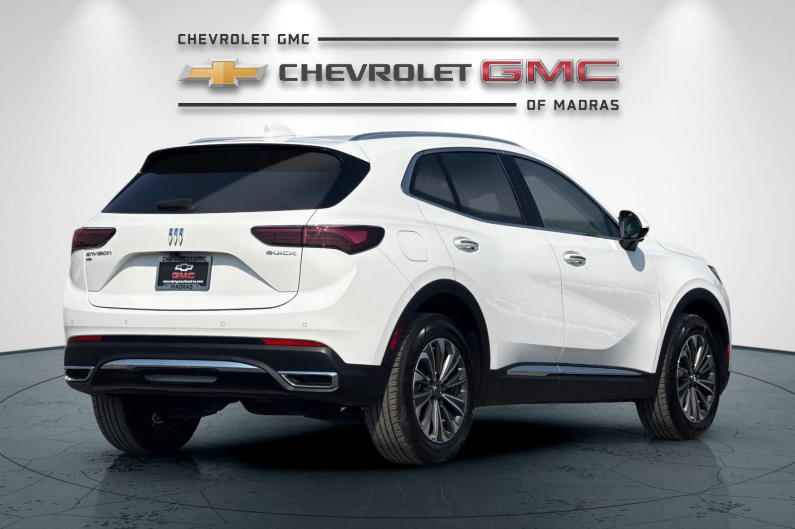 Used 2024 Buick Envision Preferred AWD/4WD image 3