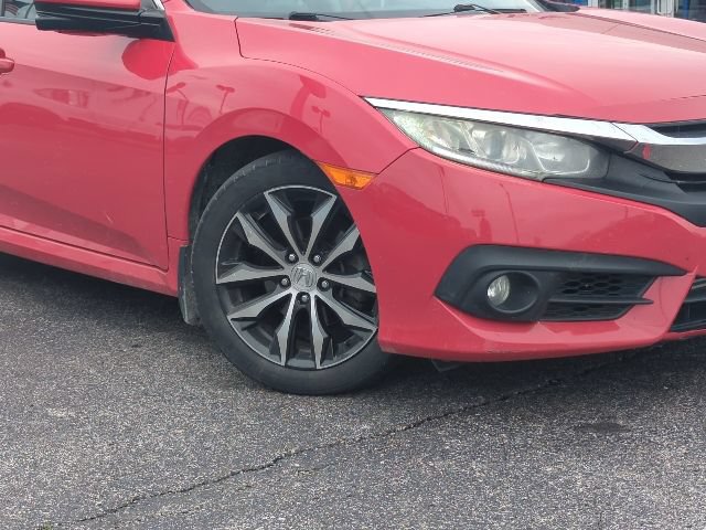 Used 2018 Honda Civic EX-T image 2